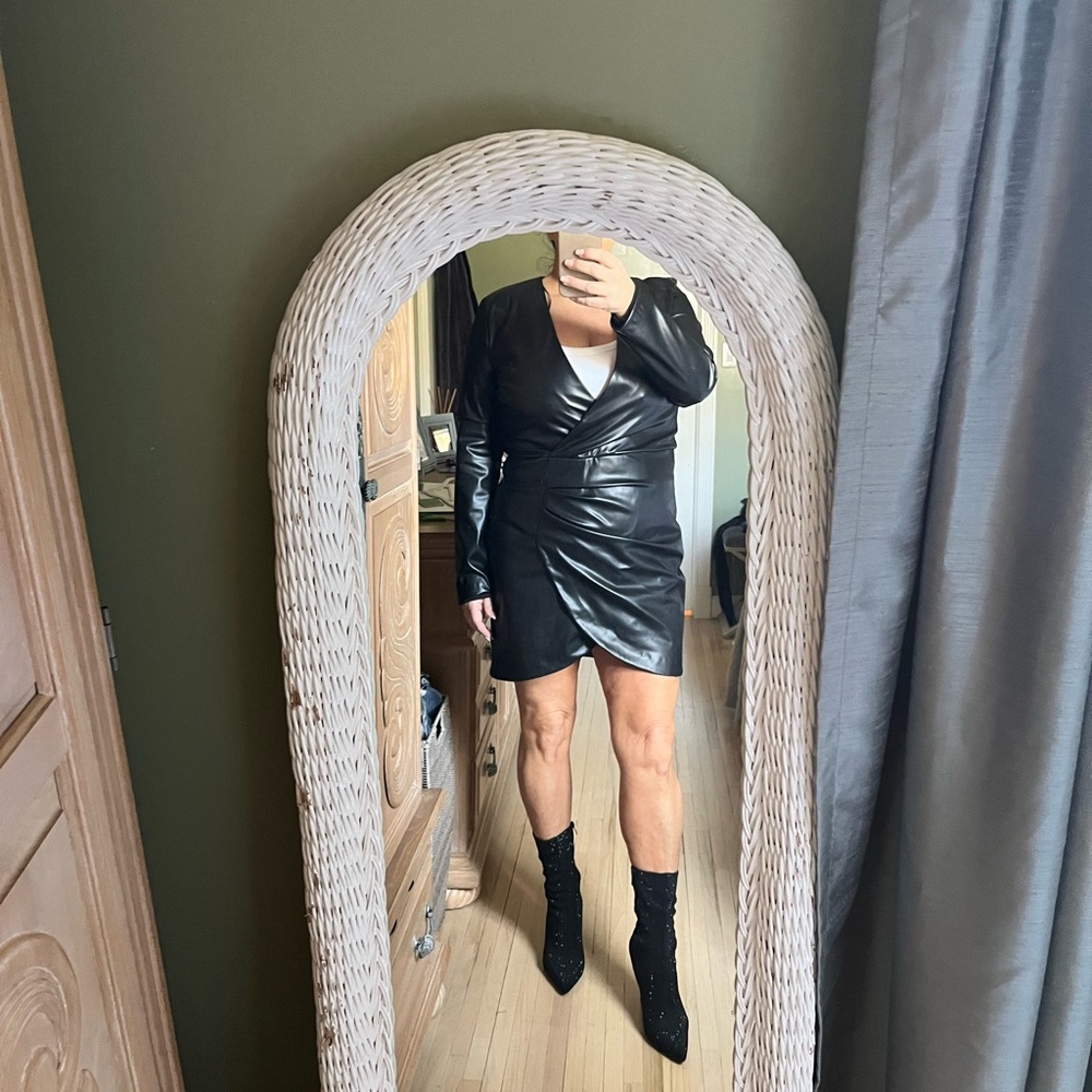 ZARA dress . Not real leather . Gorgeous - Picture 4 of 8